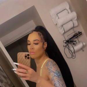 Ariel, Kilmarnock escorts