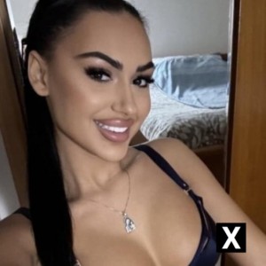 Julia, Coalville escorts