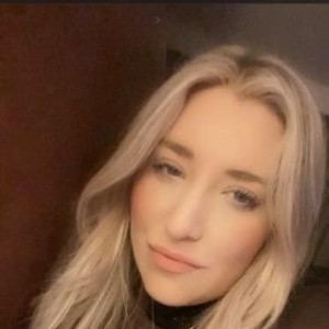 Holly, Monticello escorts