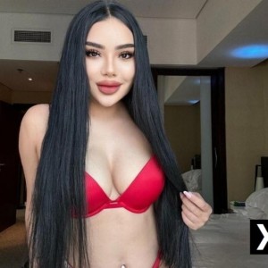 KARINA, Leatherhead escorts
