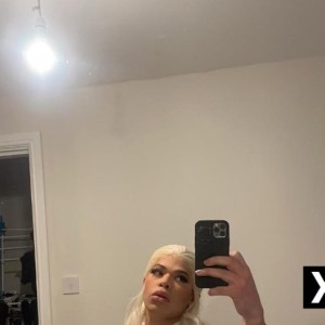 Ashly, Victoria Docks escorts