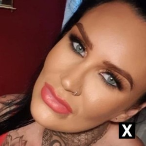 Nicki, Oldham escorts