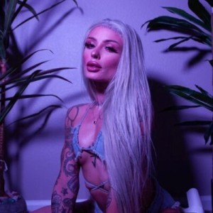 Alina, Ludlow escorts
