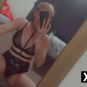 Selena, Hamilton escorts