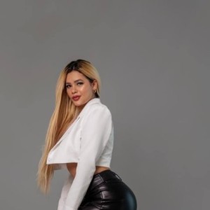 Ariel Robinson, Brick escorts