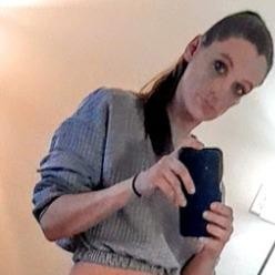 Amy, Roy escorts