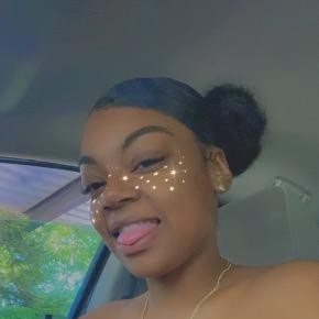 Lily, Roseville escorts