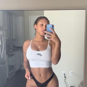 Mia, Greenfield escorts