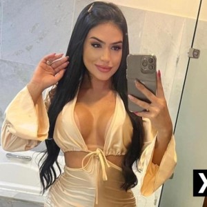 Stefany, Farnham escorts