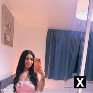 Delia, Greenwich escorts