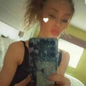 Janelle, Chelsea escorts