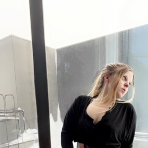 Lucia, Portola escorts