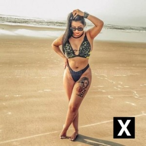 Camiii, Curitiba escorts