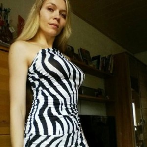 Chloe, Paris escorts