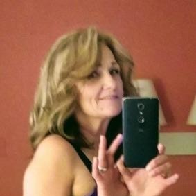 Luna, Levittown escorts