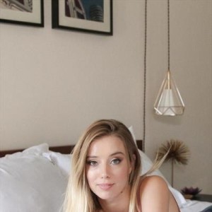 Gracia, Courbevoie escorts