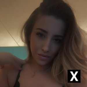 Holly, Branford escorts