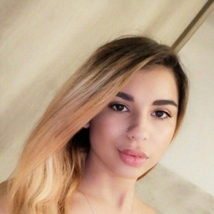 Blona Perfecta Te Astept In Locatia Mea 0744901737, Iasi escorts