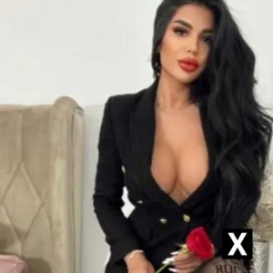 Gio, Crawley escorts
