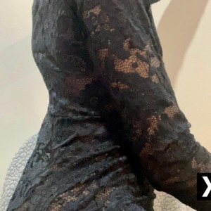 Izzyniyaa, Harpenden escorts