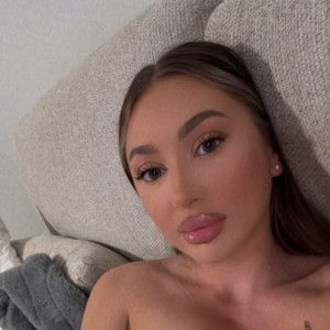 Ashley, Carmichael escorts