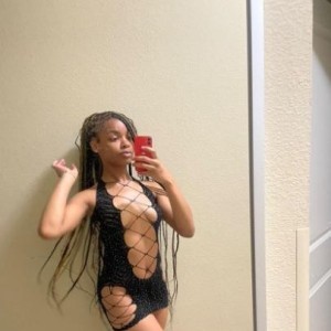 Riri, Friendswood escorts