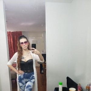 Brunette, Monroe escorts