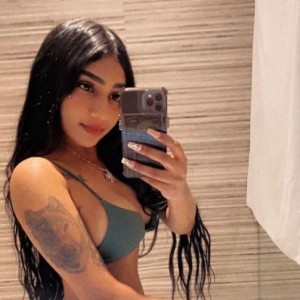 Lina, Greenwood escorts