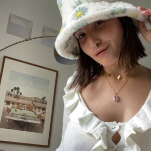 Grâce, Unna escorts