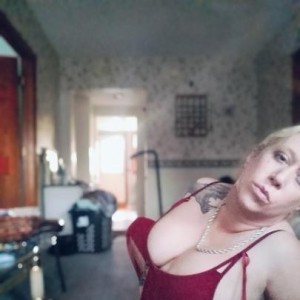 Toni, Beloit escorts