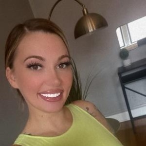 ashley, Winona escorts