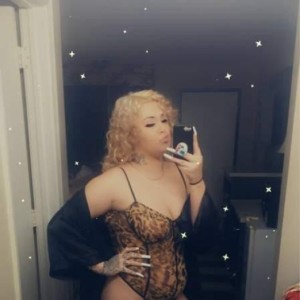 Sophie, Rogers escorts