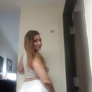 Leni, Lansing escorts