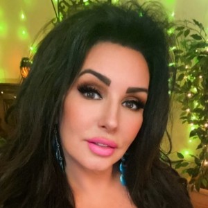 Sophia, Aerocity escorts