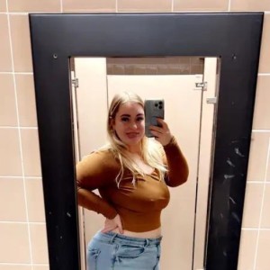 Sally, Grand Forks escorts