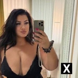 Lia, Gravesend escorts