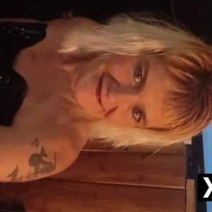 Mia, Sparks escorts