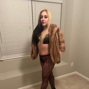 Issabella, Jacksonville NC escorts