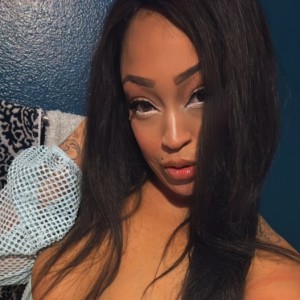 Khloe, Riverside escorts