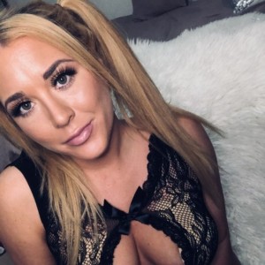 Kourtney, Aberdeen escorts