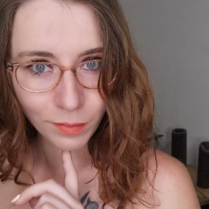 JULIARED, Mons escorts