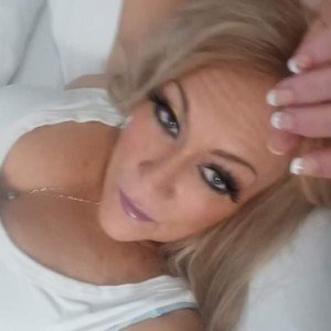 Sammy, Elkins escorts