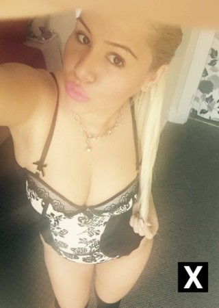 Hull | Escort Ella-21-36831-photo-1