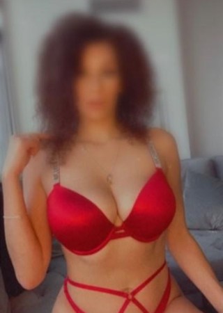 Guelph | Escort MacieRae-23-194736-photo-2