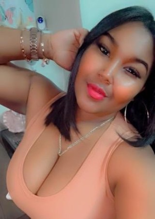 Marlborough | Escort Lisi-23-261186-photo-2