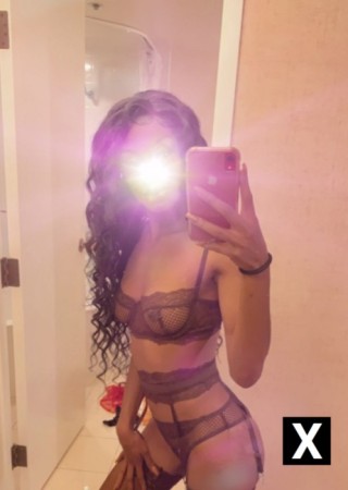 Burley | Escort Rayne-24-271205-photo-1