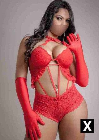 Southend | Escort Arabic Brunette-21-40036-photo-1