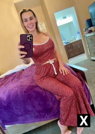 Gladwin | Escort Clara-40-273235-photo-1