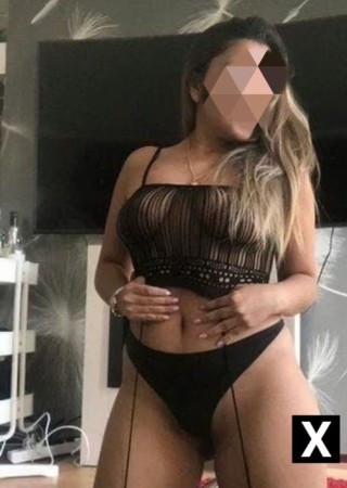 Oradea | Escort Blonda Jucăușă Cu Fundul Bombat Sexy și Provocatoare In Dormitor-0-228142-photo-4