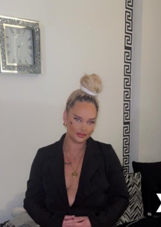 Colchester | Escort Hollie-35-259544-photo-2